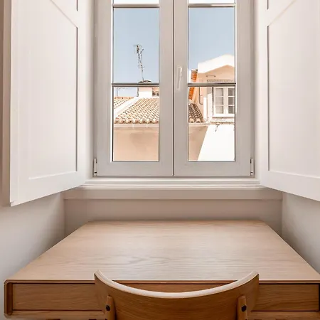 A2 Spacious & Stylish For 9 In Bica, Downtown Appartamento *