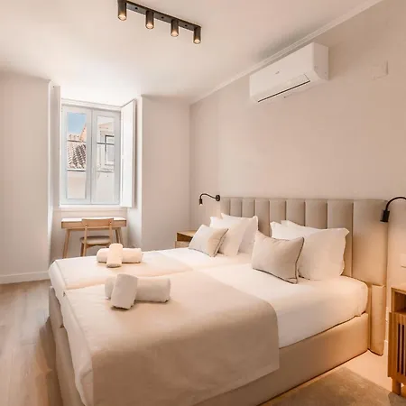 A2 Spacious & Stylish For 9 In Bica, Downtown Appartamento