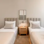 Lejlighed A2 Spacious & Stylish For 9 In Bica, Downtown *