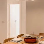 A2 Spacious & Stylish For 9 In Bica, Downtown Lejlighed Lisboa