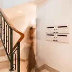 A2 Spacious & Stylish For 9 In Bica, Downtown * Lissabon