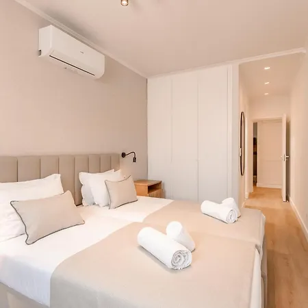 Adamastor II Spacious Luxury Apartment In Bica Downtown Lisbon *