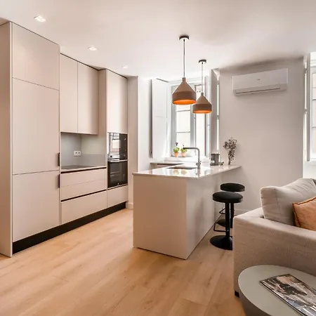 아파트 A2 Spacious & Stylish For 9 In Bica, Downtown 리스본