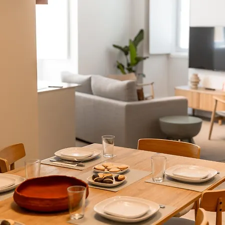 A2 Spacious & Stylish For 9 In Bica, Downtown