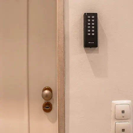 A2 Spacious & Stylish For 9 In Bica, Downtown 아파트 *