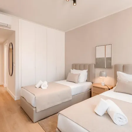 Apartamento A2 Charm & Confort With Ac In Prime Location! Bica - Downtown *