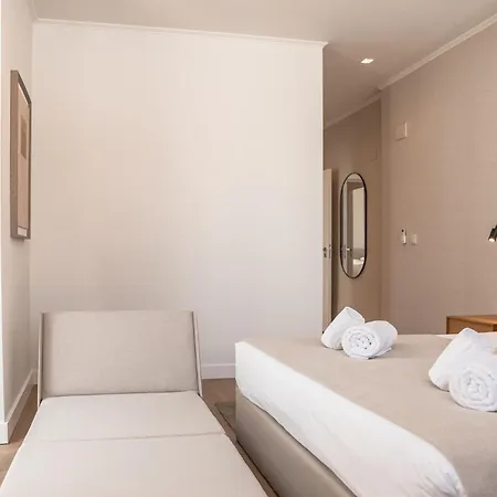 A2 Spacious & Stylish For 9 In Bica, Downtown *