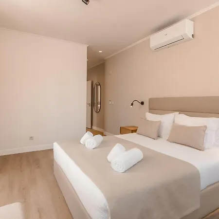 A2 Spacious & Stylish For 9 In Bica, Downtown