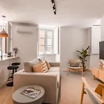 A2 Spacious & Stylish For 9 In Bica, Downtown 아파트