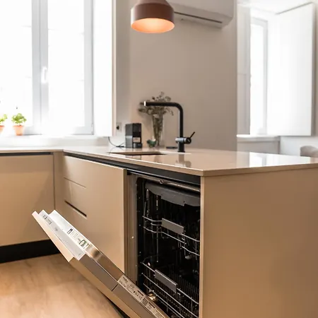 Apartamento Ad2 Renovated Charm In Prime Location With Ac Lisboa